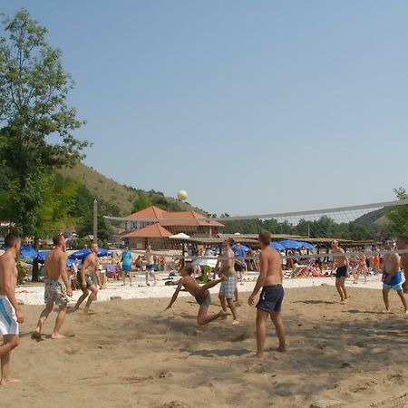Eko Selo Kostunici Hotel Luaran gambar