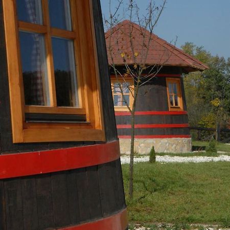 Eko Selo Kostunici Hotel Luaran gambar