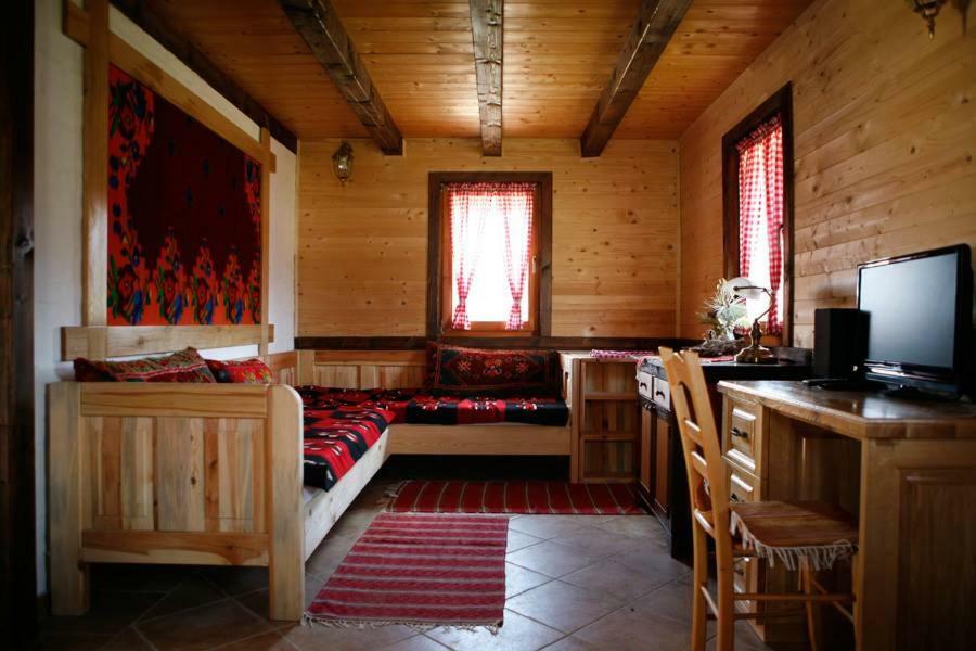 Eko Selo Kostunici Hotel Luaran gambar