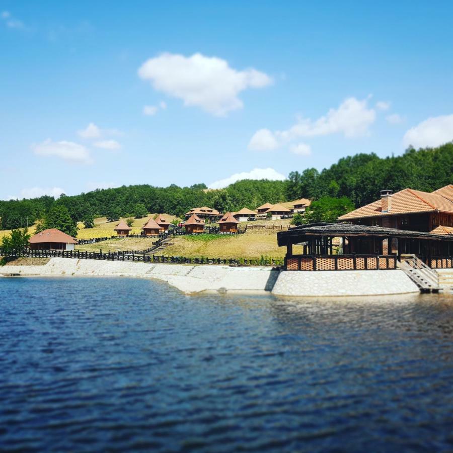 Eko Selo Kostunici Hotel Luaran gambar