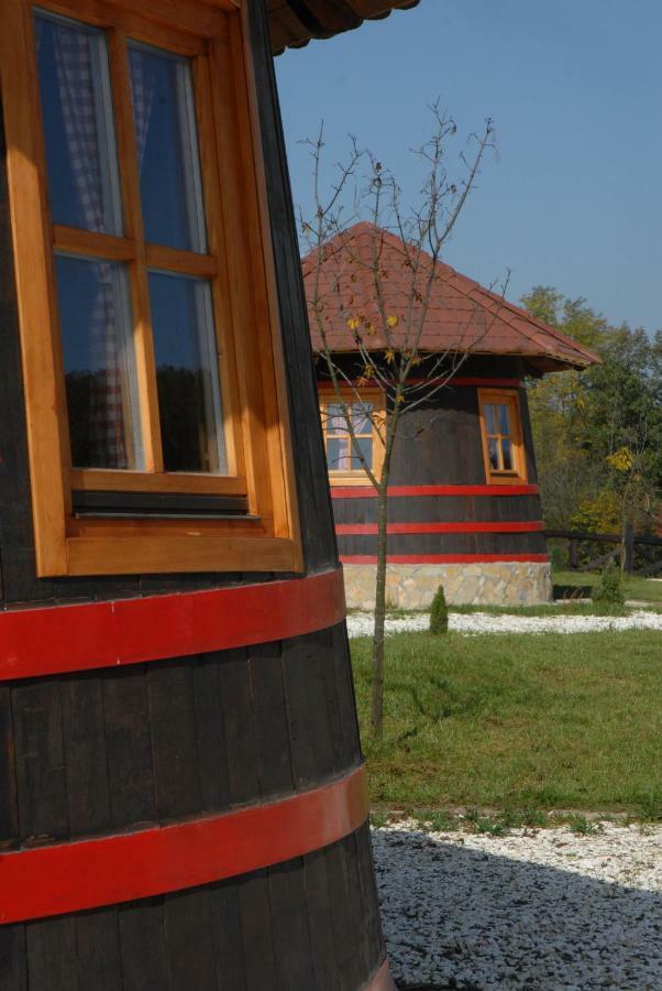 Eko Selo Kostunici Hotel Luaran gambar